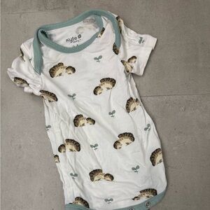 Kyte BABY Cream and Green Hedgehog Print Nightgown